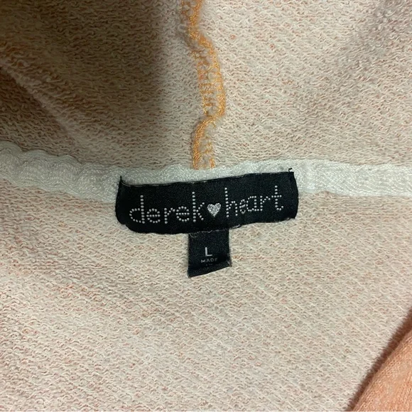Derek Heart Peach Hoodie with 'LOVE' Graphic Women’s Size L Long Sleeve Top - Picture 4 of 10
